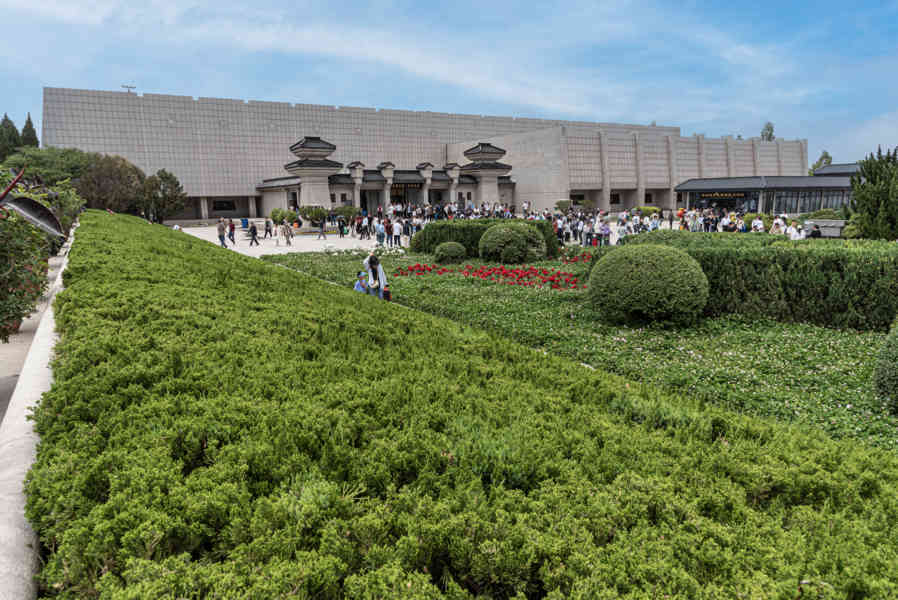 China - Xi'an 001 - mausoleo de Qin Shi Huang.jpg